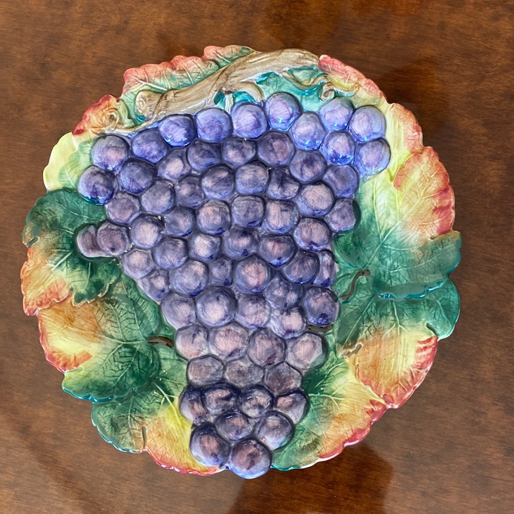 NWOT Fitz and Floyd Round Grapes and Greens Serving Plate with 10.25” Diameter.